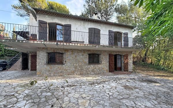 Maison à vendre    5 pièces • 141,10 m2 Roquefort-les-Pins