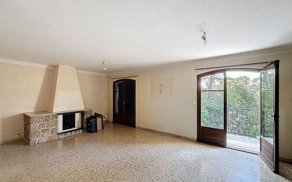 Maison à vendre    5 pièces • 141,10 m2 Roquefort-les-Pins