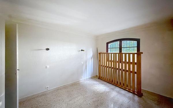 Maison à vendre    5 pièces • 141,10 m2 Roquefort-les-Pins