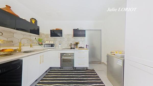 VILLA CONTEMPORAIRE 5 CHAMBRES