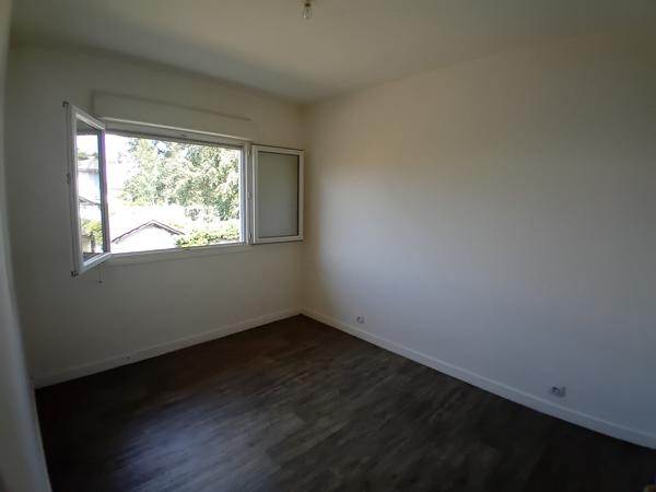 A LOUER Appartement T3 vide Mont De Marsan 2 chambres balcon