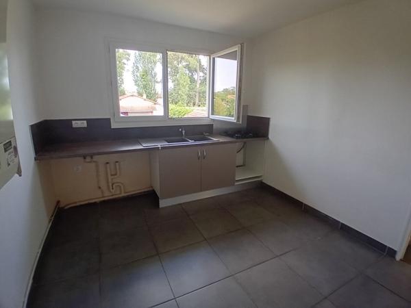 A LOUER Appartement T3 vide Mont De Marsan 2 chambres balcon