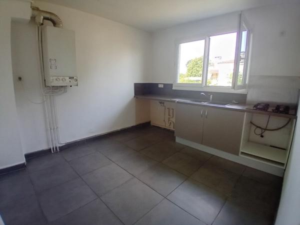 A LOUER Appartement T3 vide Mont De Marsan 2 chambres balcon