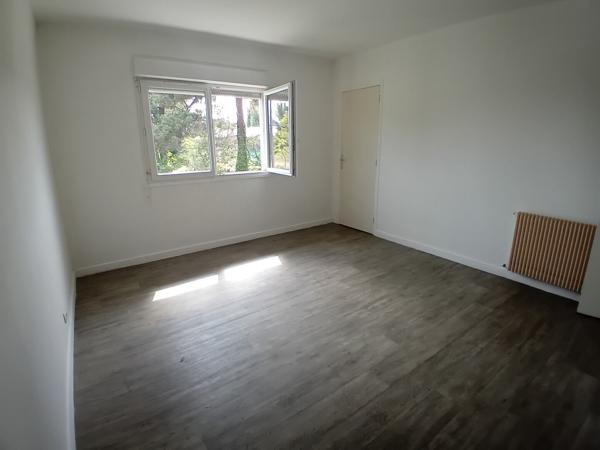 A LOUER Appartement T3 vide Mont De Marsan 2 chambres balcon