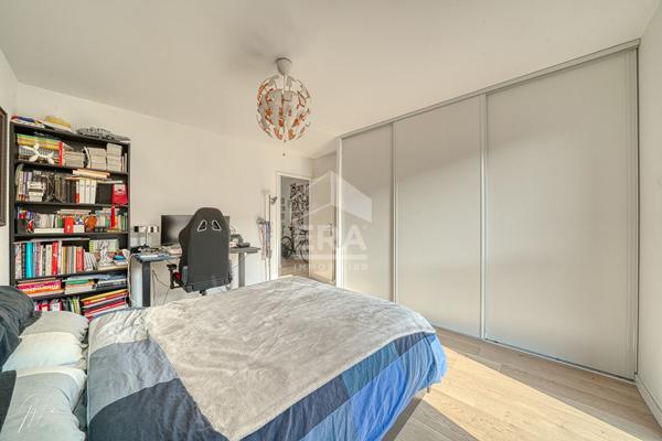 Chaville Centre-ville - Appartement 3 pièces de 64,83 m² avec terrasse de 17,48 m² et parking