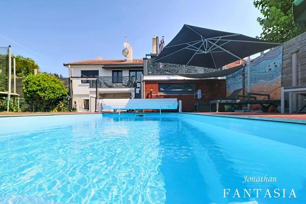 LA MAXE – Maison familiale de 230 m² au sol avec piscine chauffée et généreux espaces extérieurs