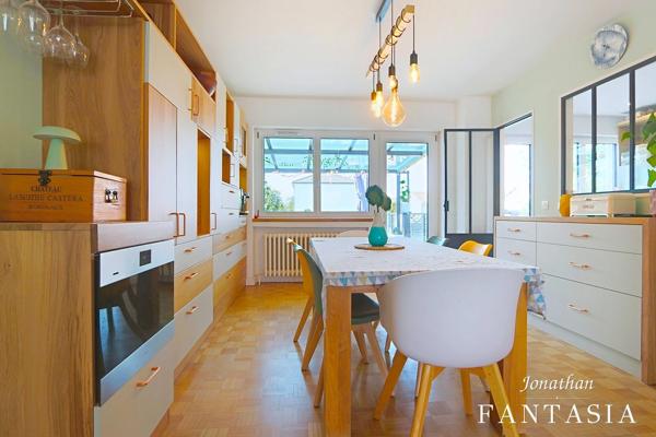 LA MAXE – Maison familiale de 230 m² au sol avec piscine chauffée et généreux espaces extérieurs