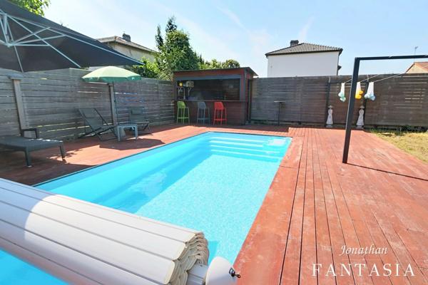 LA MAXE – Maison familiale de 230 m² au sol avec piscine chauffée et généreux espaces extérieurs
