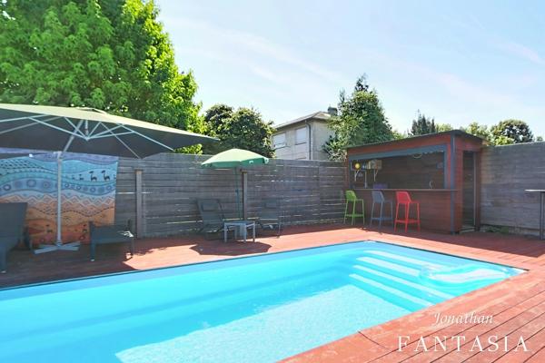 LA MAXE – Maison familiale de 230 m² au sol avec piscine chauffée et généreux espaces extérieurs