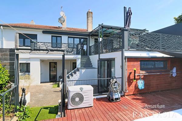 LA MAXE – Maison familiale de 230 m² au sol avec piscine chauffée et généreux espaces extérieurs