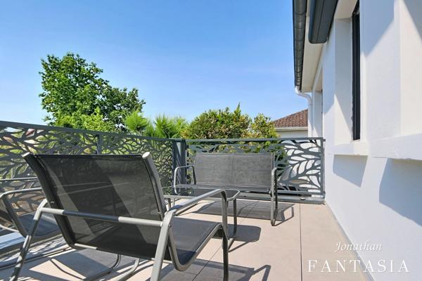 LA MAXE – Maison familiale de 230 m² au sol avec piscine chauffée et généreux espaces extérieurs