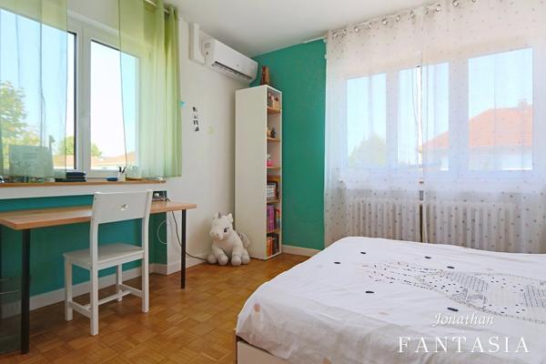 LA MAXE – Maison familiale de 230 m² au sol avec piscine chauffée et généreux espaces extérieurs