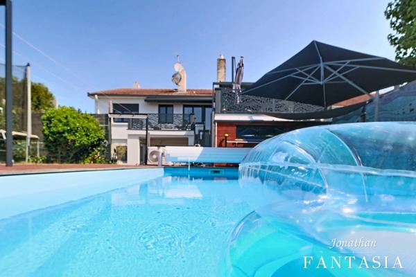 LA MAXE – Maison familiale de 230 m² au sol avec piscine chauffée et généreux espaces extérieurs