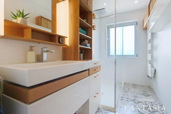 LA MAXE – Maison familiale de 230 m² au sol avec piscine chauffée et généreux espaces extérieurs