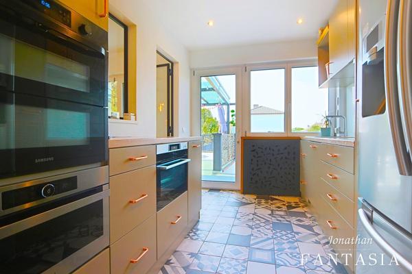 LA MAXE – Maison familiale de 230 m² au sol avec piscine chauffée et généreux espaces extérieurs