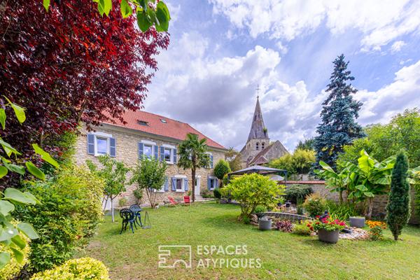 Un ancien presbytère réinventé, entre pierre et lumière, dans un village préservé du Vexin