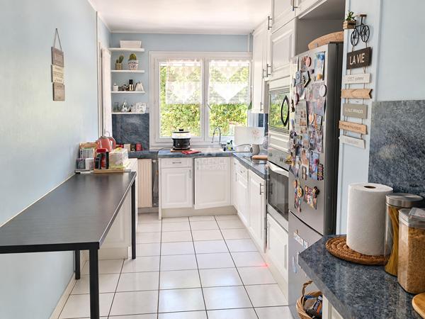 Appartement Verneuil Sur Seine 5 pièce(s) 93.57 m2 285 000 € **  - Référence  1830