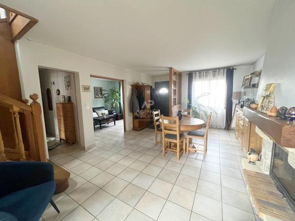 Maison HOUILLES PIERRATS 6 pièces 126 m² €679 000 ** - Référence 938