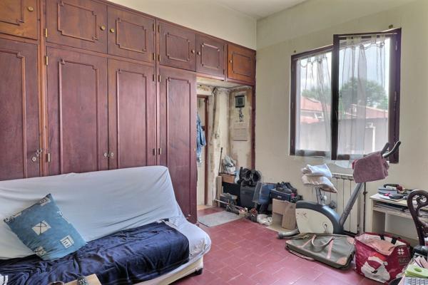 Aubagne (13400) Grande maison familiale à rénover