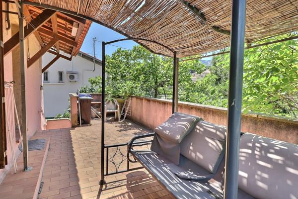 Aubagne (13400) Grande maison familiale à rénover