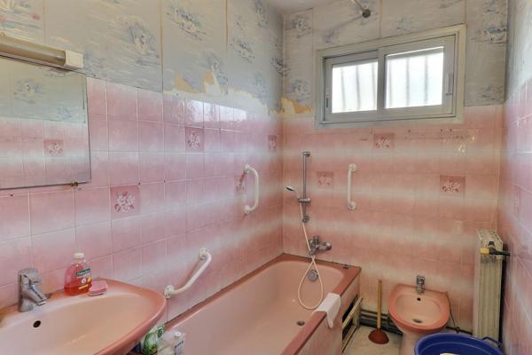 Aubagne (13400) Grande maison familiale à rénover