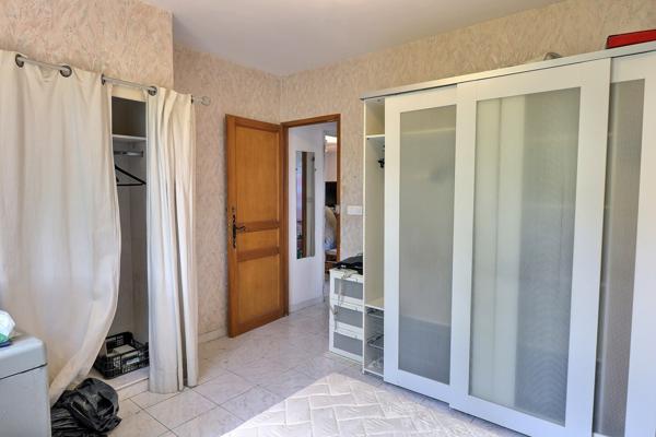 Aubagne (13400) Grande maison familiale à rénover