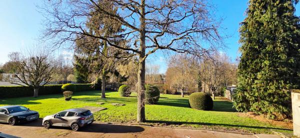Appartement lumineux de 3 pièces avec stationnement et sa cave sur la commune d' Étampes.