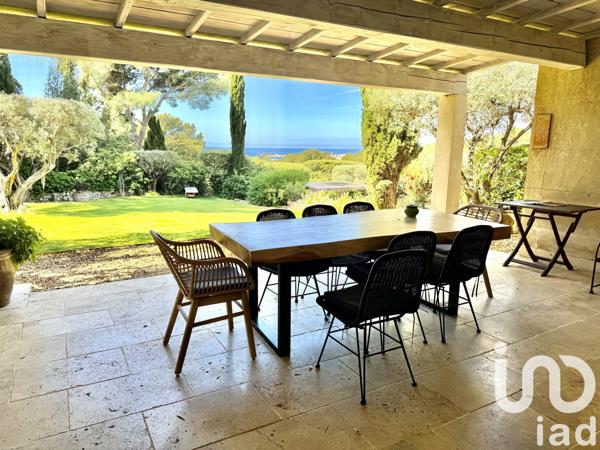 Maison à vendre 8 pièces 230 m² Sanary-sur-Mer
