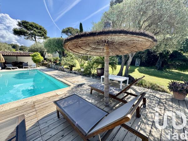 Maison à vendre 8 pièces 230 m² Sanary-sur-Mer