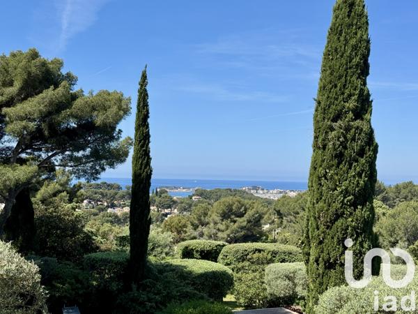 Maison à vendre 8 pièces 230 m² Sanary-sur-Mer