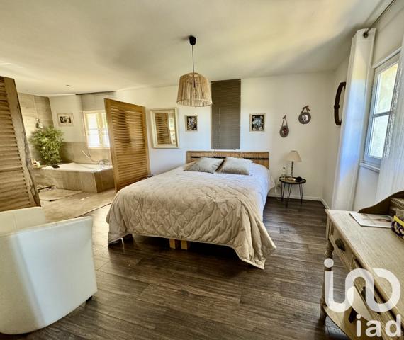 Maison à vendre 8 pièces 230 m² Sanary-sur-Mer