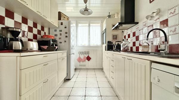 Appartement 3 pièces de 69m2 - CORBEIL-ESSONNES 91100