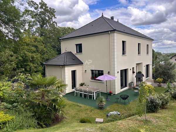 Maison Le Mesnil Le Roi 182 m2 1 395 000 € **  - Référence  4728