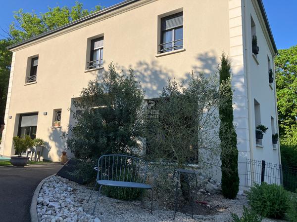 Maison Le Mesnil Le Roi 182 m2 1 395 000 € **  - Référence  4728