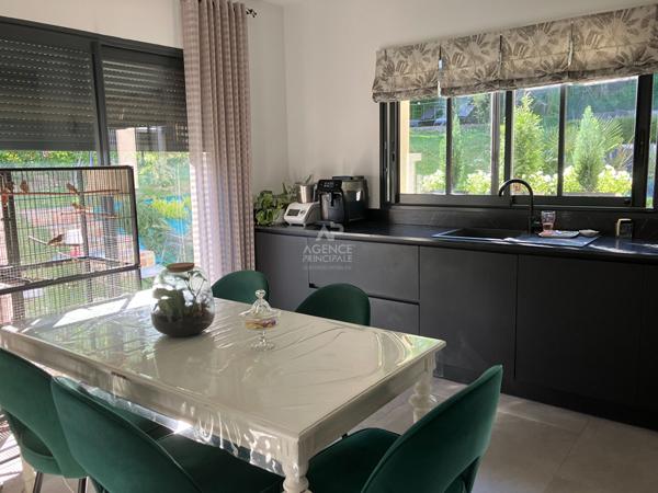 Maison Le Mesnil Le Roi 182 m2 1 395 000 € **  - Référence  4728