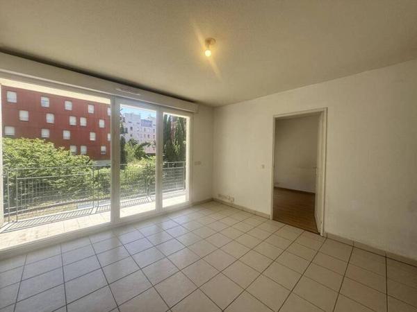 Appartement 2 pièces                                        - 38100 Grenoble Réf : 5513