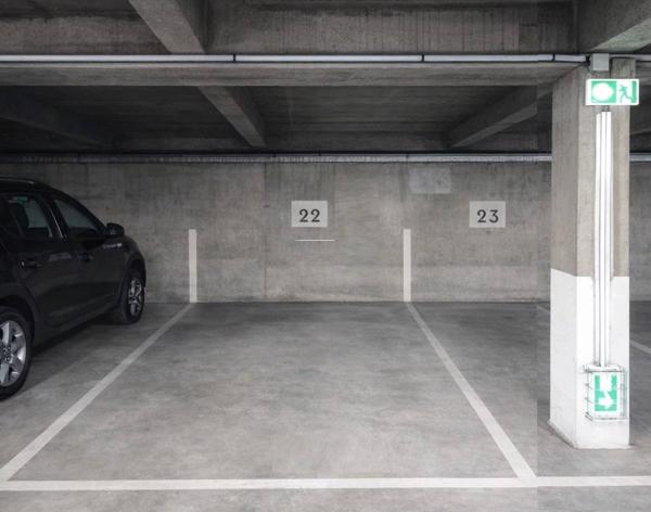 PARKING - 14 500 euros
