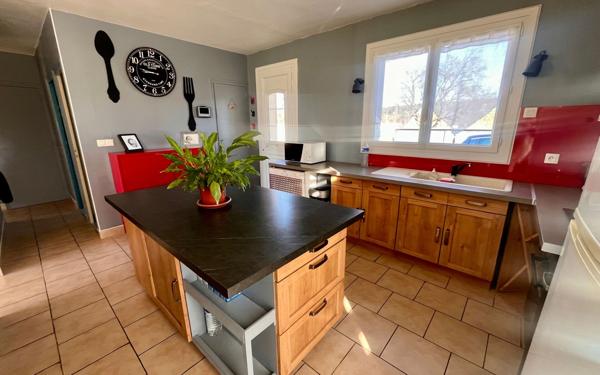 Maison à vendre    4 pièces •  Vouneuil-sur-Vienne