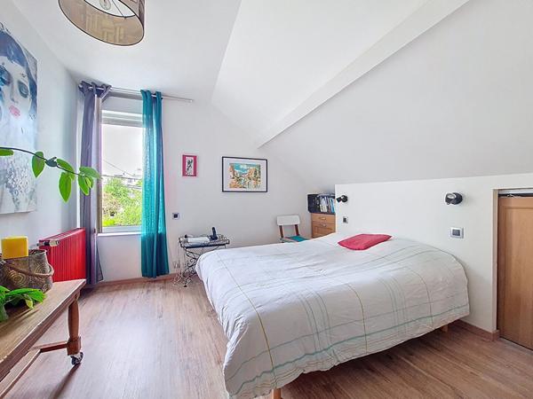 ORLEANS - MAISON ANNEES 30 - 120M2 au sol - 5 CHAMBRES - DOUBLE GARAGE - STUDIO INDEPENDANT louable - JARDIN ARBORE