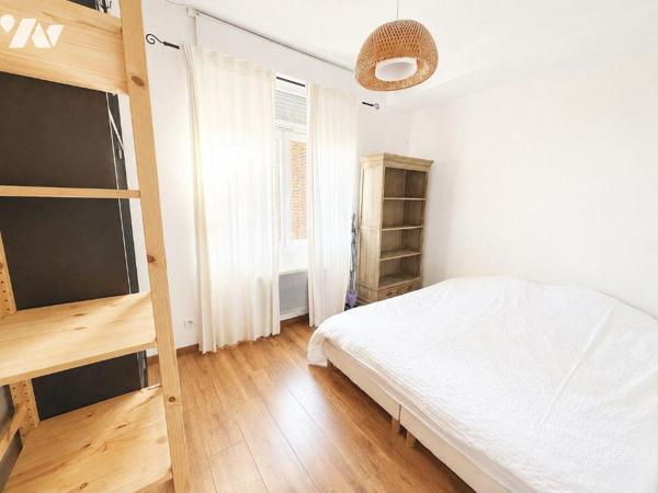 Appartement à vendre à LILLE dans le Nord (59).

Idéalement situé au coeur d'un secteur en pl...