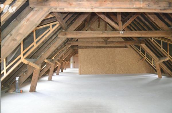 Plateaux bruts au sein d'une résidence entièrement rénovée, vue Mont-Blanc