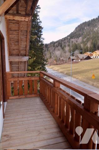 Plateaux bruts au sein d'une résidence entièrement rénovée, vue Mont-Blanc