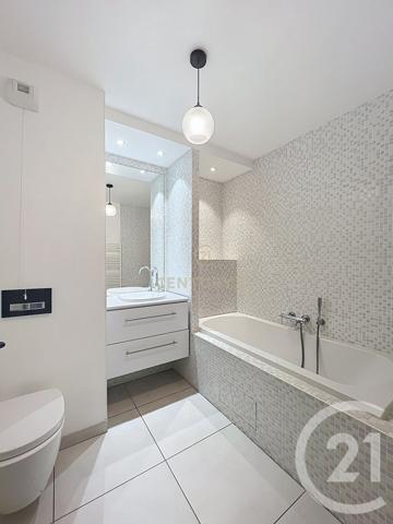 Appartement F4 à vendre  4 pièces - 102 m2 NOISY LE GRAND - 93