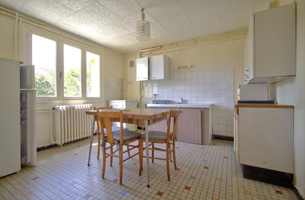 FOULAYRONNES - Maison lumineuse de 190m² avec garage et jardin située au calme dans un quartier recherché