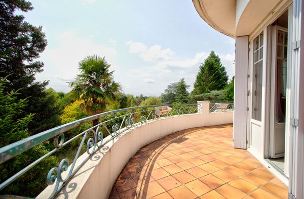 FOULAYRONNES - Maison lumineuse de 190m² avec garage et jardin située au calme dans un quartier recherché