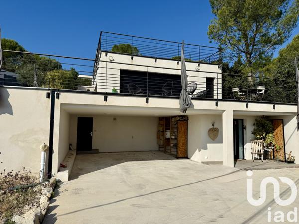 Location maison 7 pièces 204 m² Nîmes-Saint-Césaire