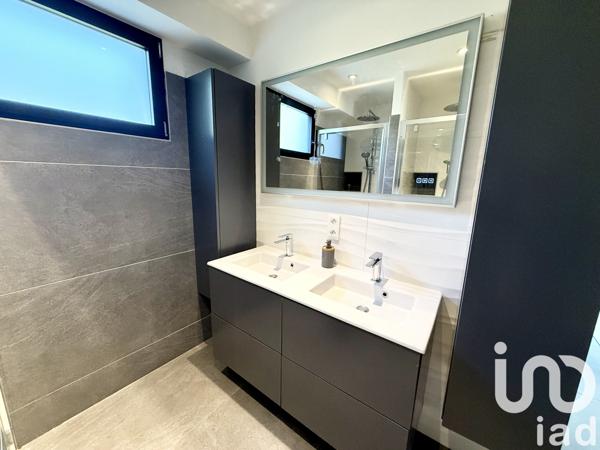 Location maison 7 pièces 204 m² Nîmes-Saint-Césaire