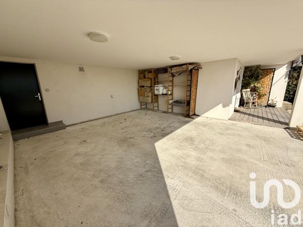 Location maison 7 pièces 204 m² Nîmes-Saint-Césaire