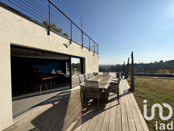 Location maison 7 pièces 204 m² Nîmes-Saint-Césaire