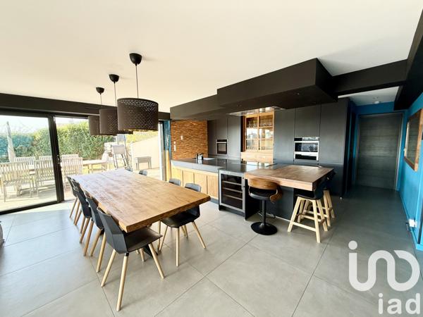 Location maison 7 pièces 204 m² Nîmes-Saint-Césaire